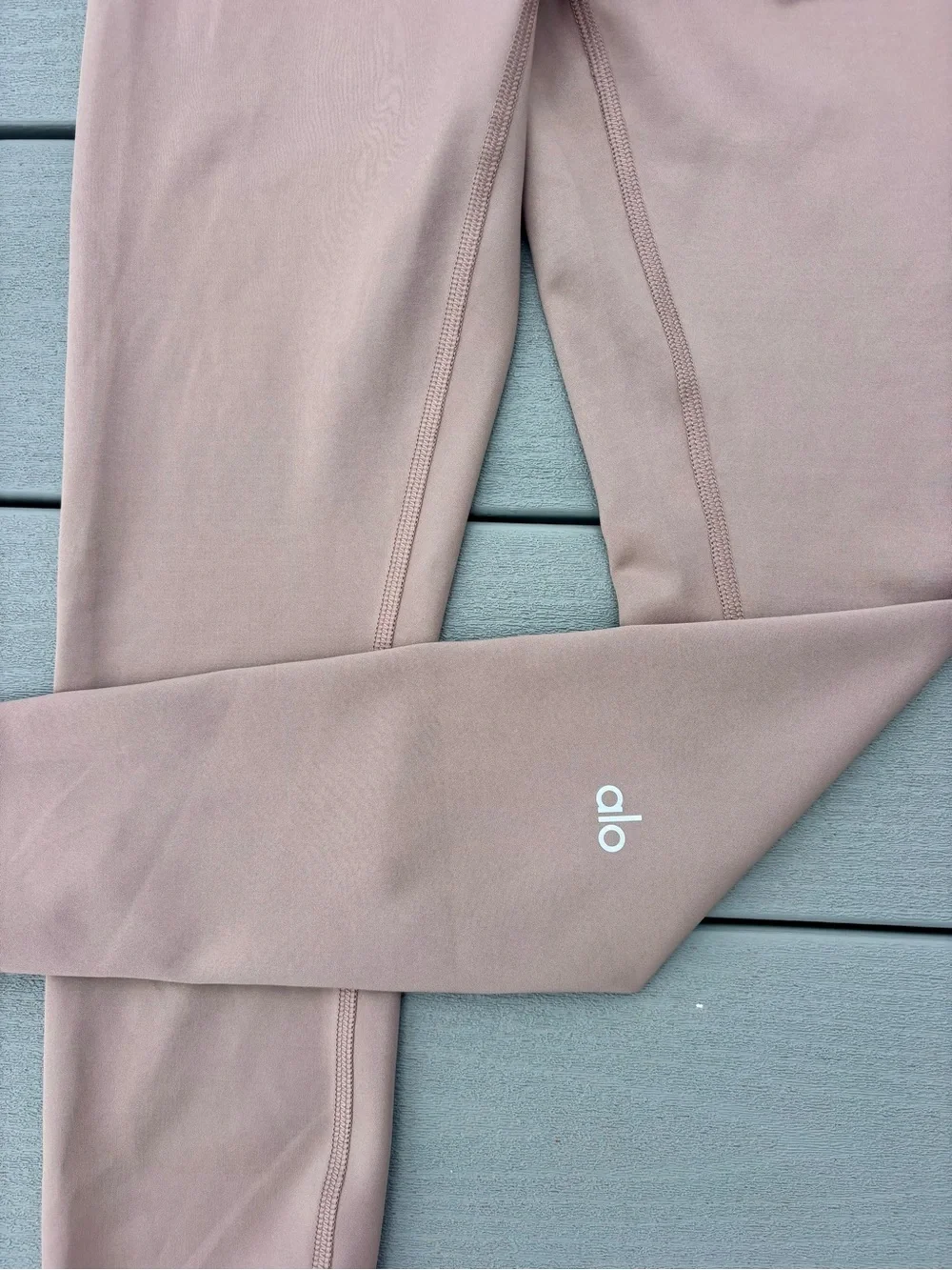 NWOT Alo Yoga High-Waist Airlift Leggings Taupe XS